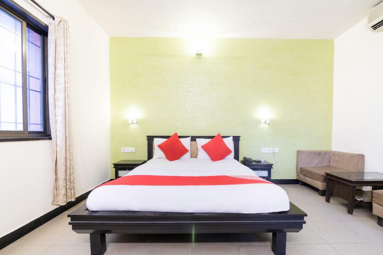Oyo 345 Hotel Red Mount Aquilla Бангалор Экстерьер фото